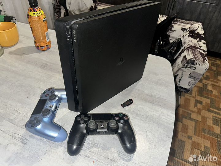 Sony playstation 4 slim