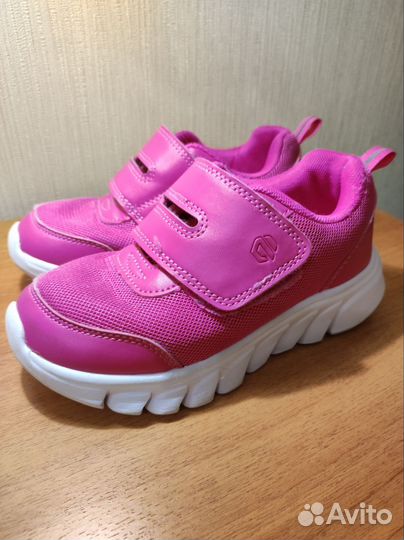 Кроссовки для девочки