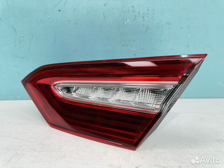 Фонарь правый внутренний Toyota Camry XV70 70 LED