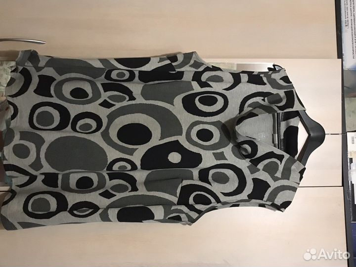 Жилетка безрукавка62-64 размер