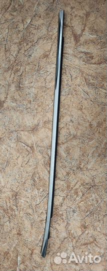 Молдинг стекла двери задний правый