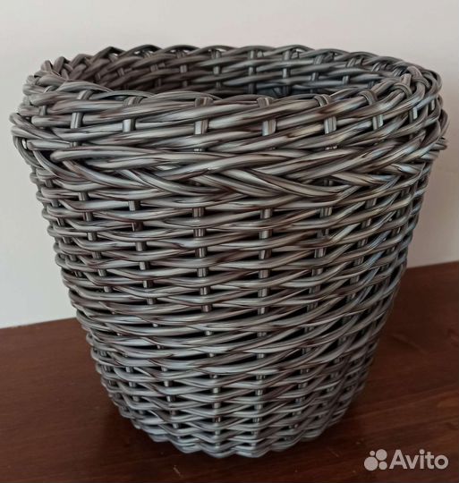 Кашпо из ротанга2