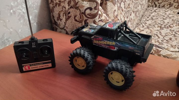 Машинка радиоуправляемая ретро