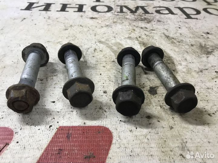 Болт заднего рычага Kia Sportage II (2004—2008)