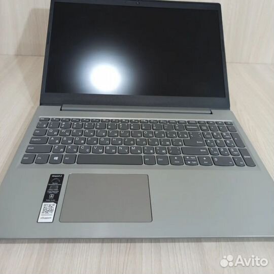 Ноутбук Lenovo i3 11Gen