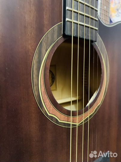 Акустическая гитара + аксессуар