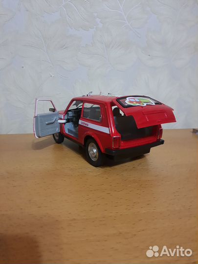 Автомодель Нива Пожарная служба масштаб 1:16