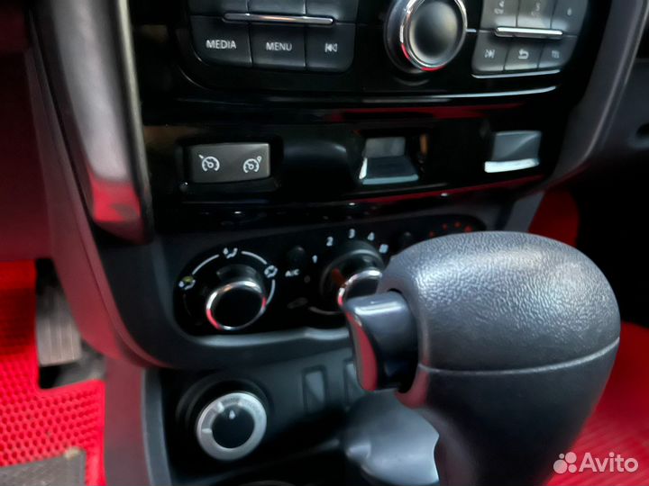 Renault Duster 2.0 AT, 2015, 142 000 км