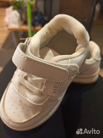 Кроссовки детские