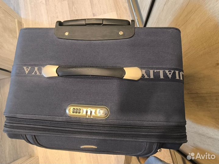 Чемодан на колесах