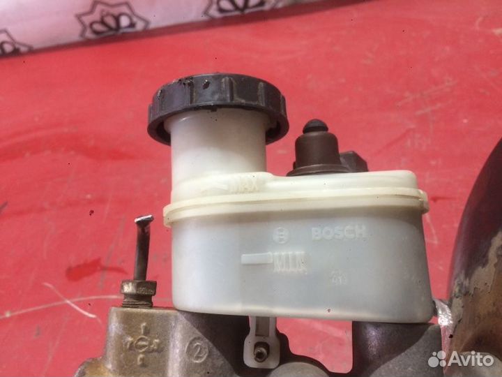 Бачок тормозного цилиндра Nissan Almera N16