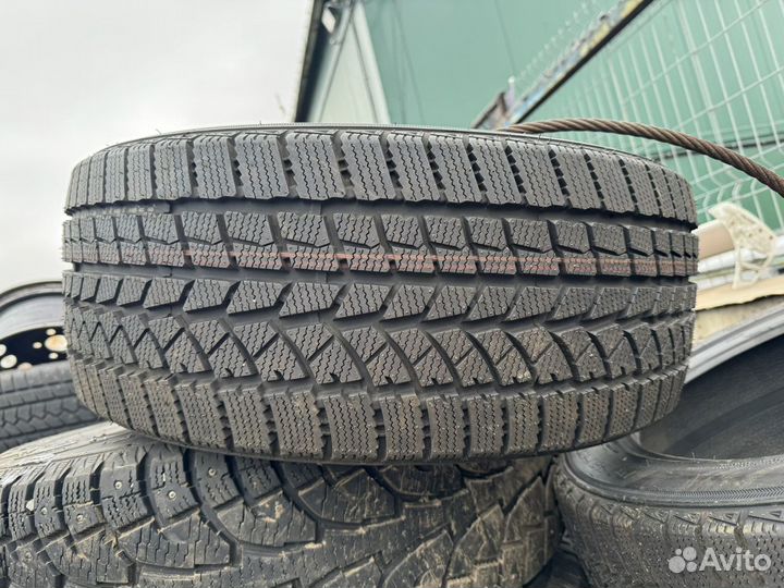 DoubleStar DW02 235/45 R18