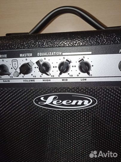 Гитарный комбоусилитель 15 ватт