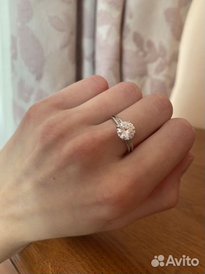 Серебряное кольцо с фианитом