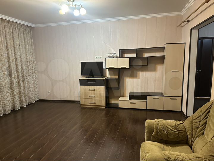 3-к. квартира, 100 м², 3/5 эт.