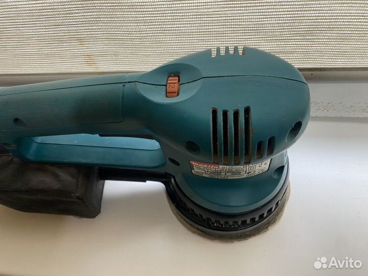 Makita B05021 эксцентриковая шлиф машинка