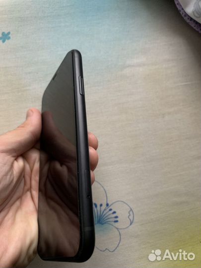 Телефон iPhone XR