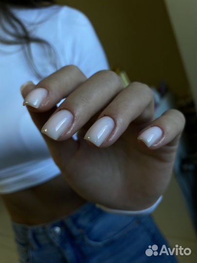 Модель на маникюр