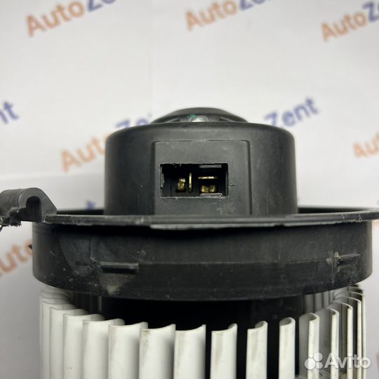 Моторчик отопителя печки Nissan Juke