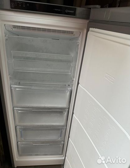 Морозильная камера Indesit no frost 12.2020