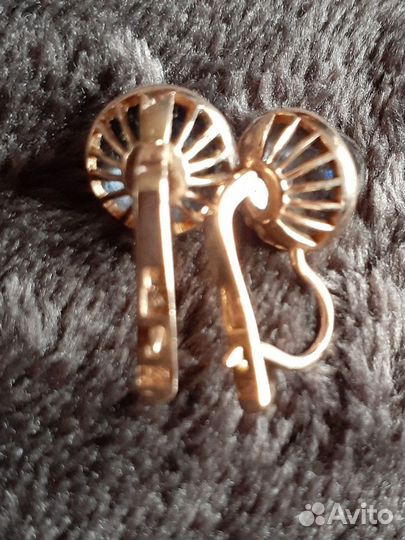 Серьги золотые с топазом