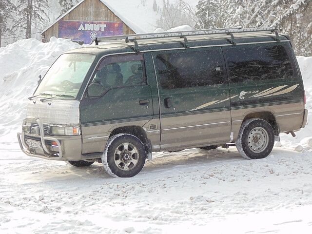 Nissan Caravan