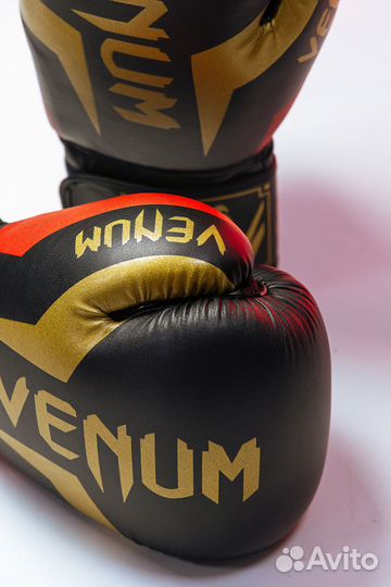 Боксерские перчатки Venum PU Red Gold