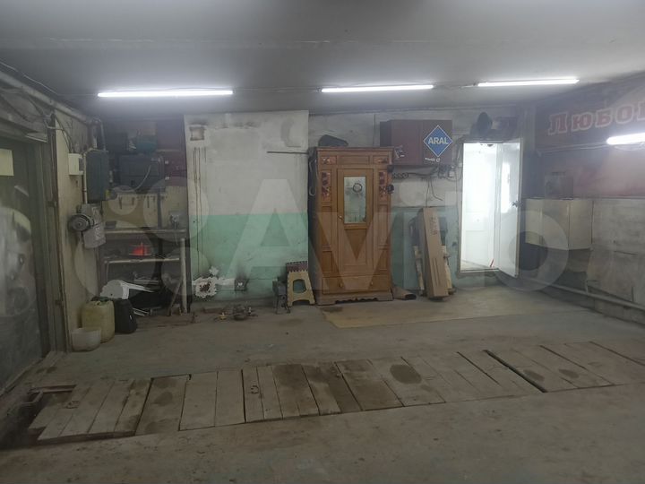 Гараж, > 30 м²