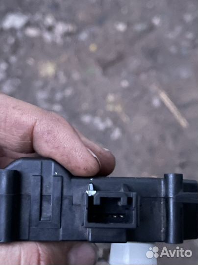 Сервопривод заслонки печки mitsubishi colt