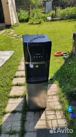 Кулер hotfrost 35an нерабочий. течет