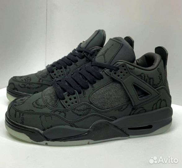 Nike Air Jordan 4 retro x Kaws