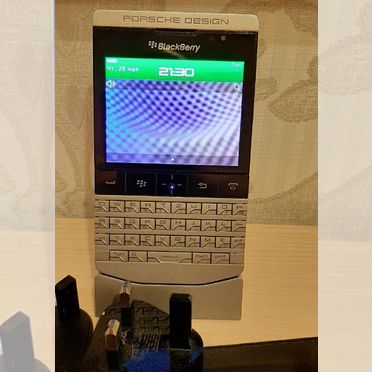 BlackBerry Porsche Design P'9981, 8 ГБ, 1 SIM