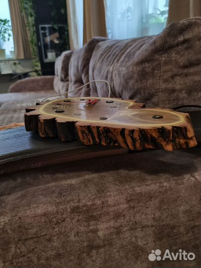 Часы настенные из спила Акации