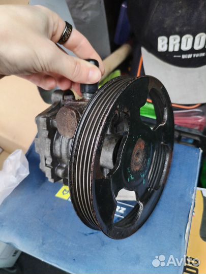 Насос Гур лансер 9 1.6