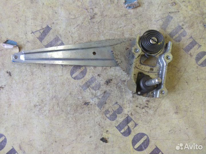 Стеклоподъемник задний левый Toyota Corolla 150