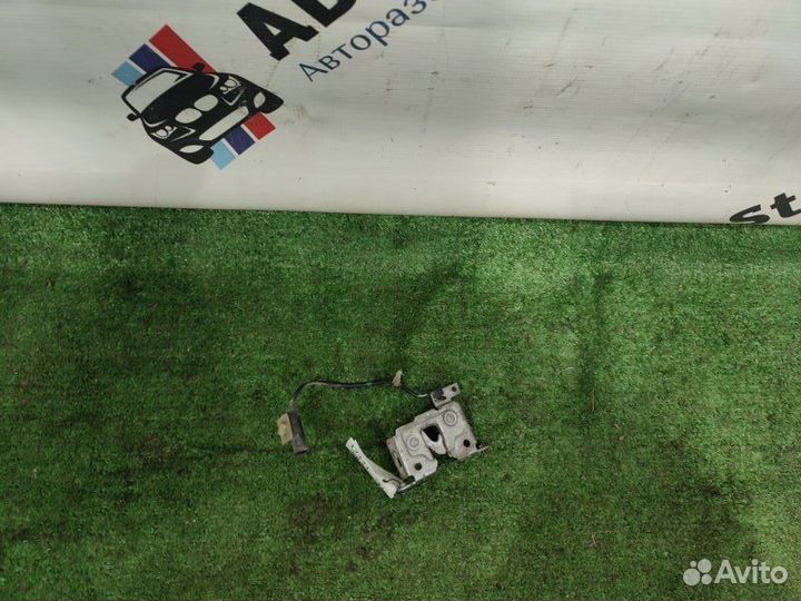 Замок капота левый Bmw X3 F25 N55B30A 2011