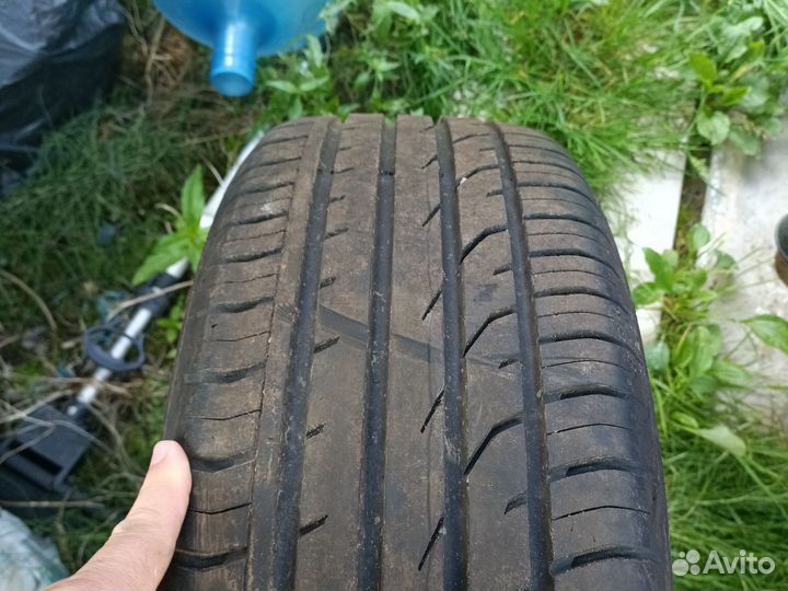 Continental ContiPremiumContact 2 225/55 R17 94V
