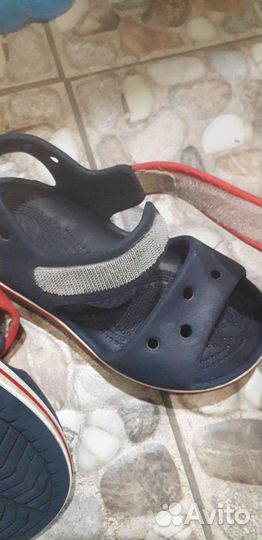 Сандали crocs c8