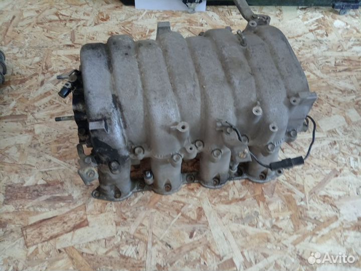 Впускной коллектор toyota Land cruiser 100