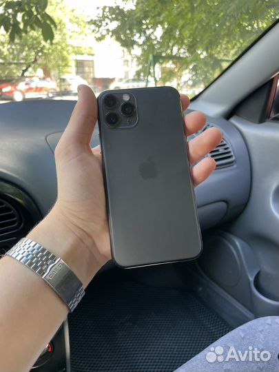 iPhone 11 Pro, 64 ГБ