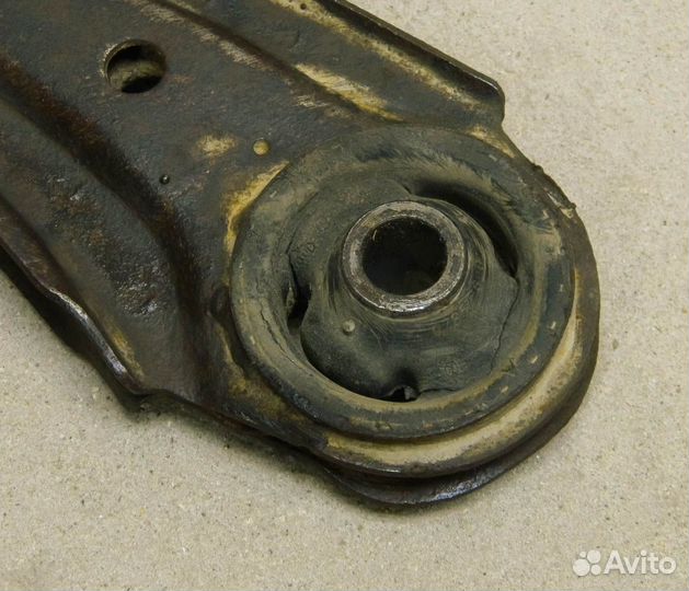 Рычаг передний левый VW Golf 2