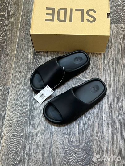 Тапки adidas Yeezy Slide