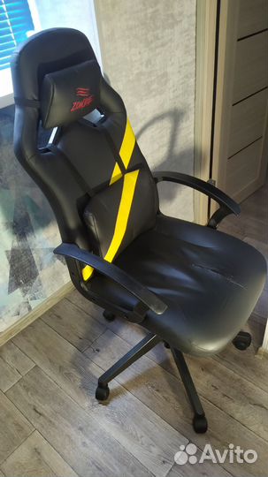 Игровое компьютерное кресло