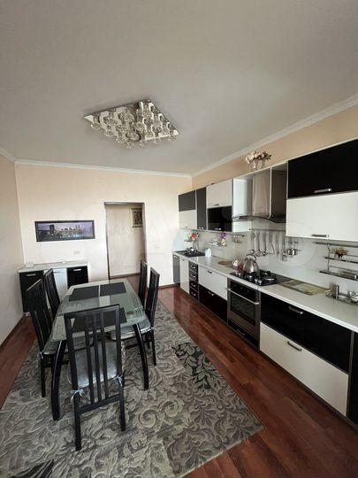 2-к. квартира, 80,5 м², 6/10 эт.