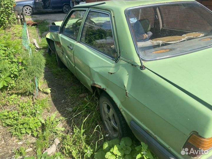 Audi 80 1.6 МТ, 1979, битый, 250 000 км