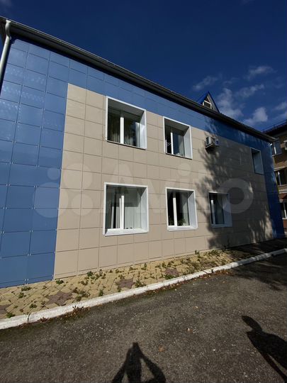 Здание, 695 м²