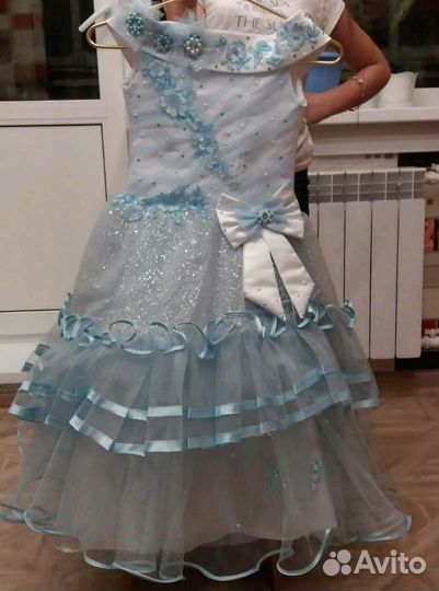 Платье праздничное