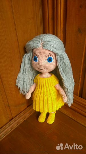 Вязаная куколка Карамелька