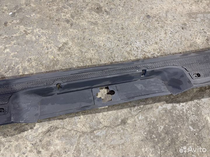 Накладка багажника нижняя Mercedes Vito W639