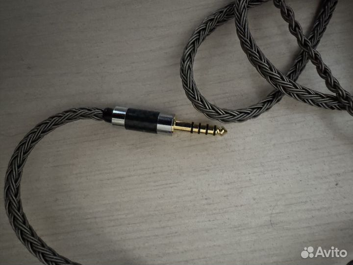 Балансный кабель 4.4на 23.5